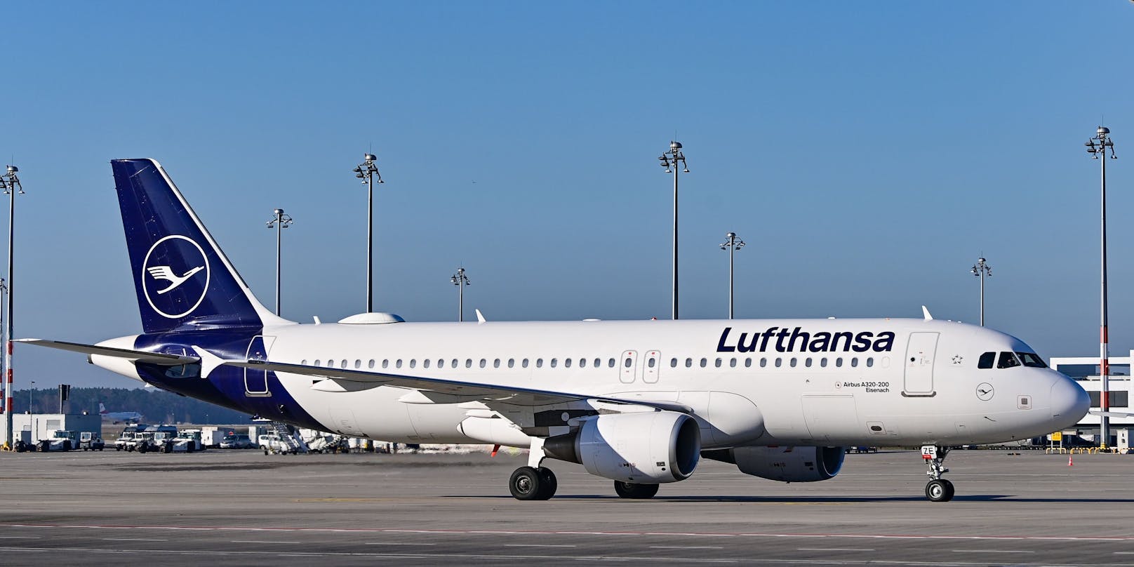 Die Lufthansa muss rund 2.000 Verbindungen an den Drehkreuzen Frankfurt und München bis Ende August canceln.