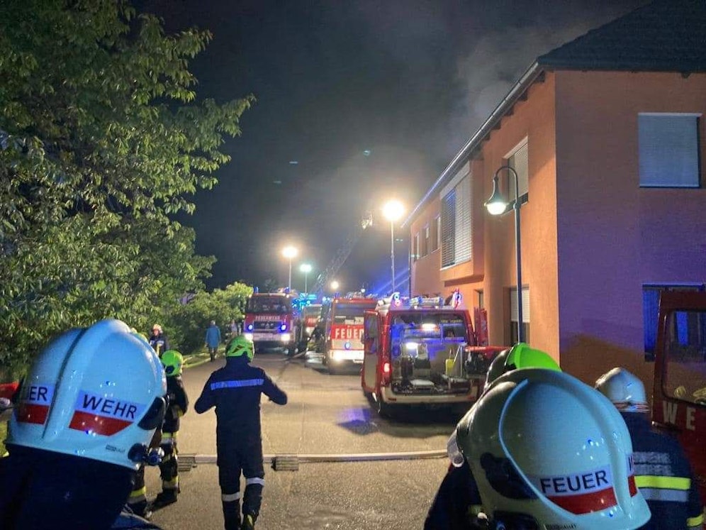 Bauernhofbrand: Die Feuerwehr im Einsatz