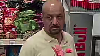 Die Polizei sucht diesen Mann