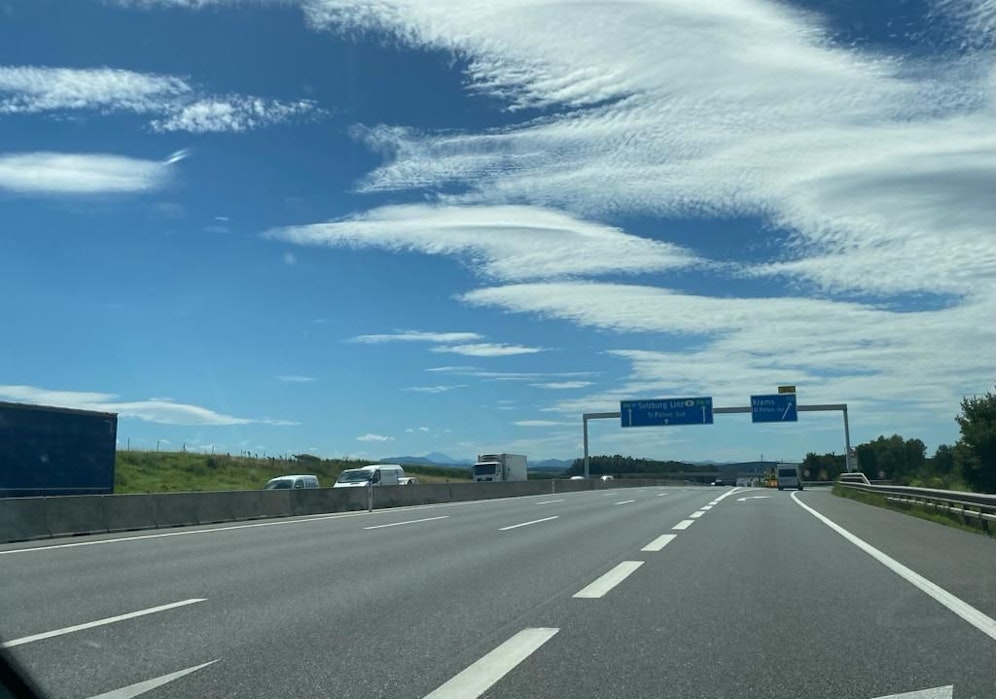 Ein Pkw-Lenker war mit bis zu 192 km/h auf der A1 in Niederösterreich unterwegs.