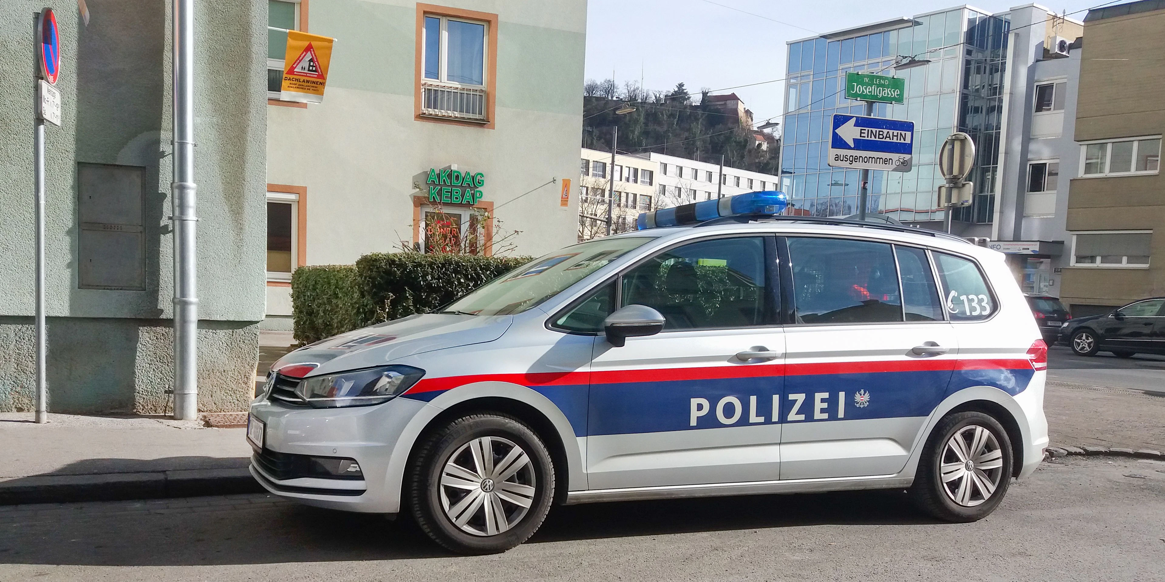 Nur wenige Stunden nach ihrer Freilassung ging es für die Grazerin wieder zurück ins Gefängnis. (Symbolbild)
