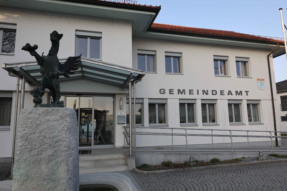 Das Gemeindeamt von Enzenkirchen in Oberösterreich. In der 1798-Einwohner-Gemeinde holte Walter Rosenkranz mehr Stimmen als Alexander Van der Bellen.
