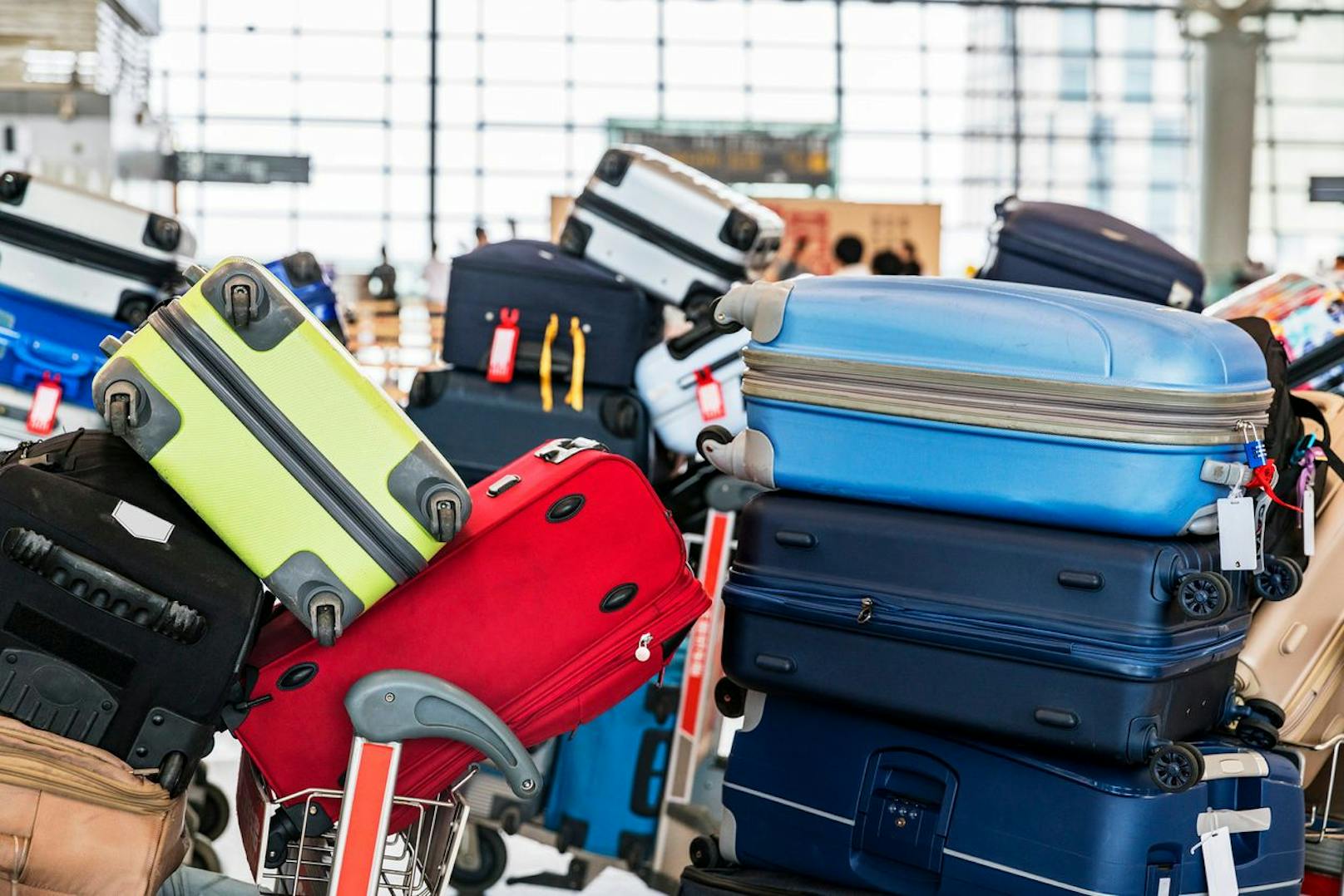 Flugchaos extrem – 5.000 Koffer bleiben am Boden zurück