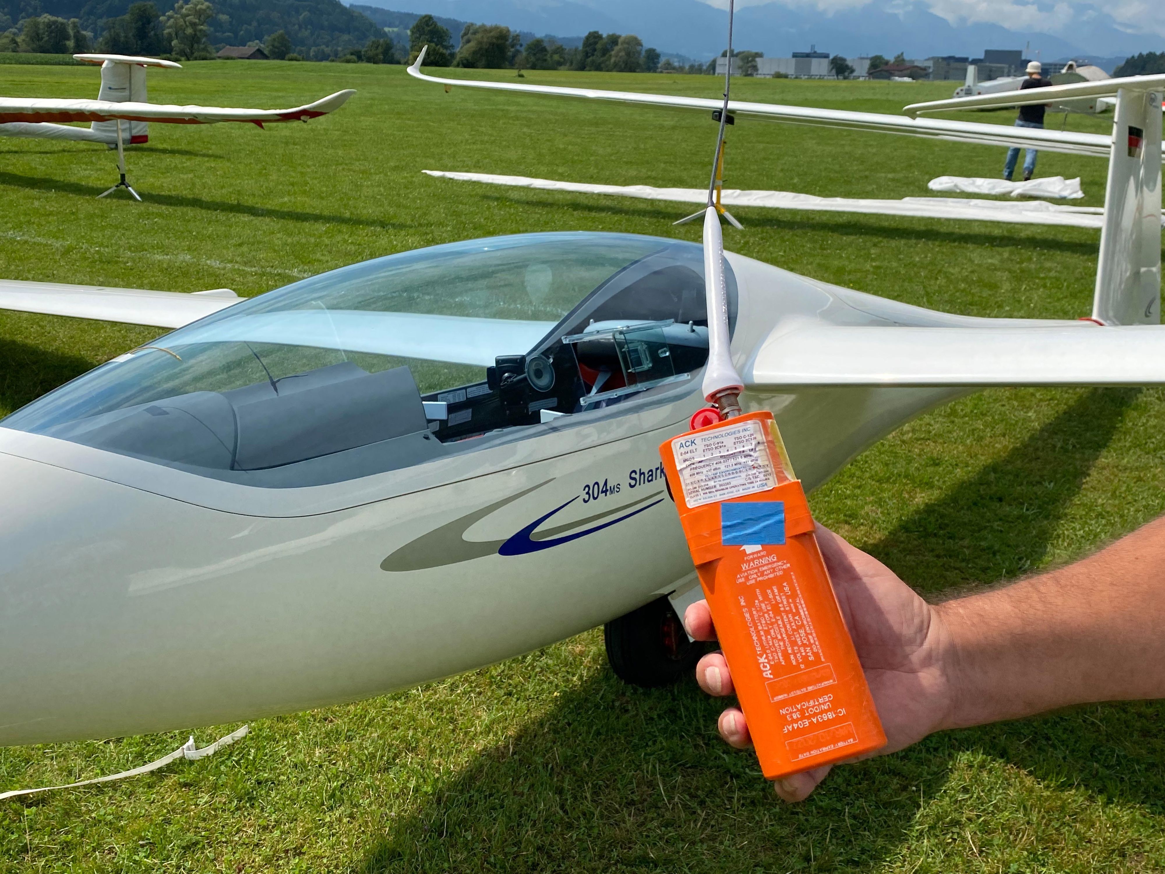 Langkampfen – Pilot zeigt betroffenen Crashsender.