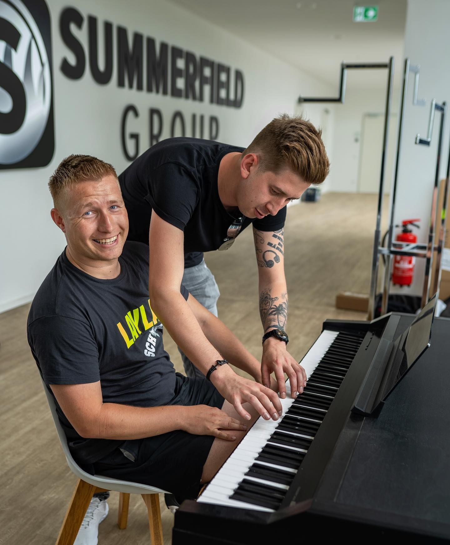 <strong>DJ Robin (rechts) & Schürze</strong> arbeiten bereits an einem kinderfreundlichen Text für 