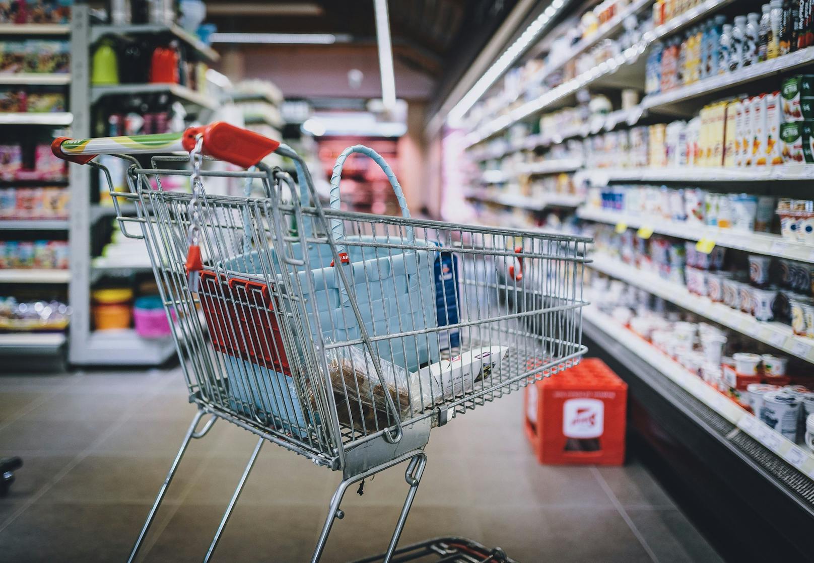Einkaufen in einem Supermarkt wird immer teurer. In Oberösterreich gibt es bereits seit Jahren eine eigene Website, auf der man die Preise vergleichen kann.