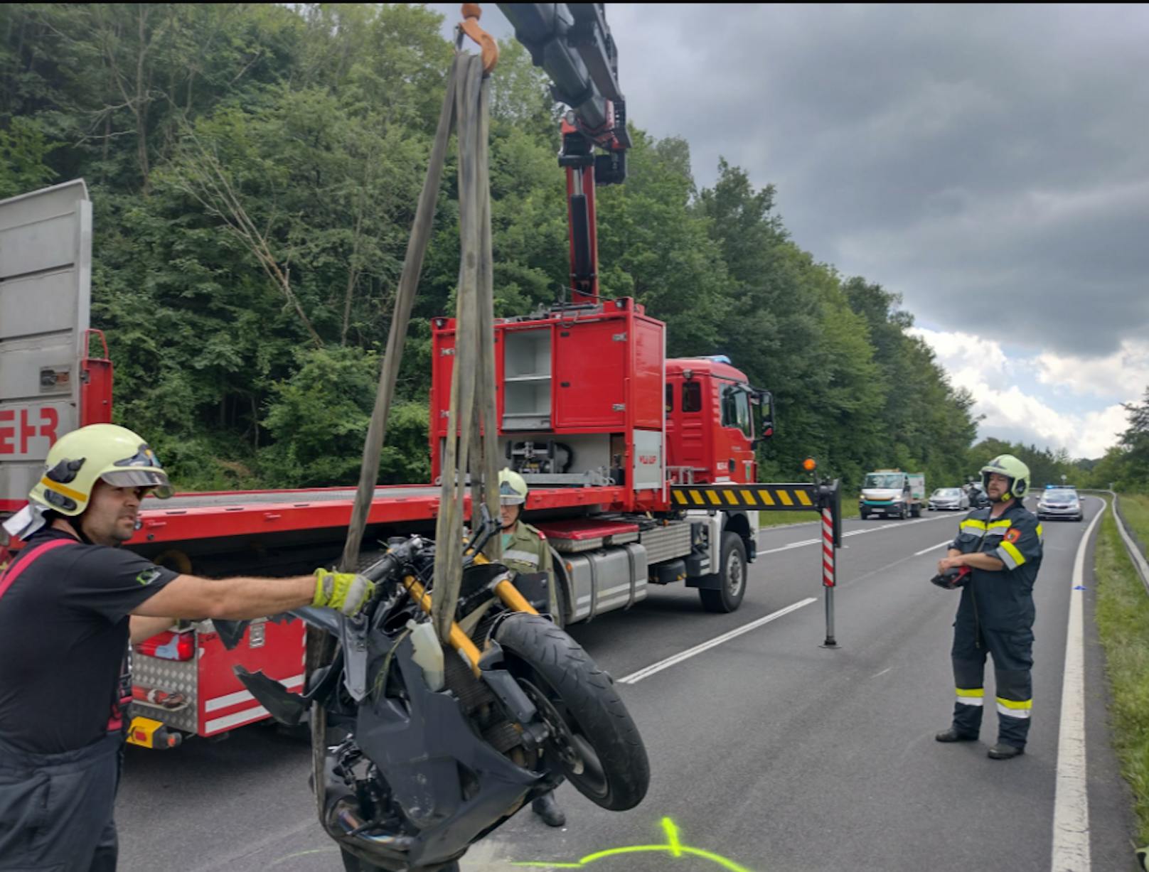 ...vom Motorrad geschleudert...