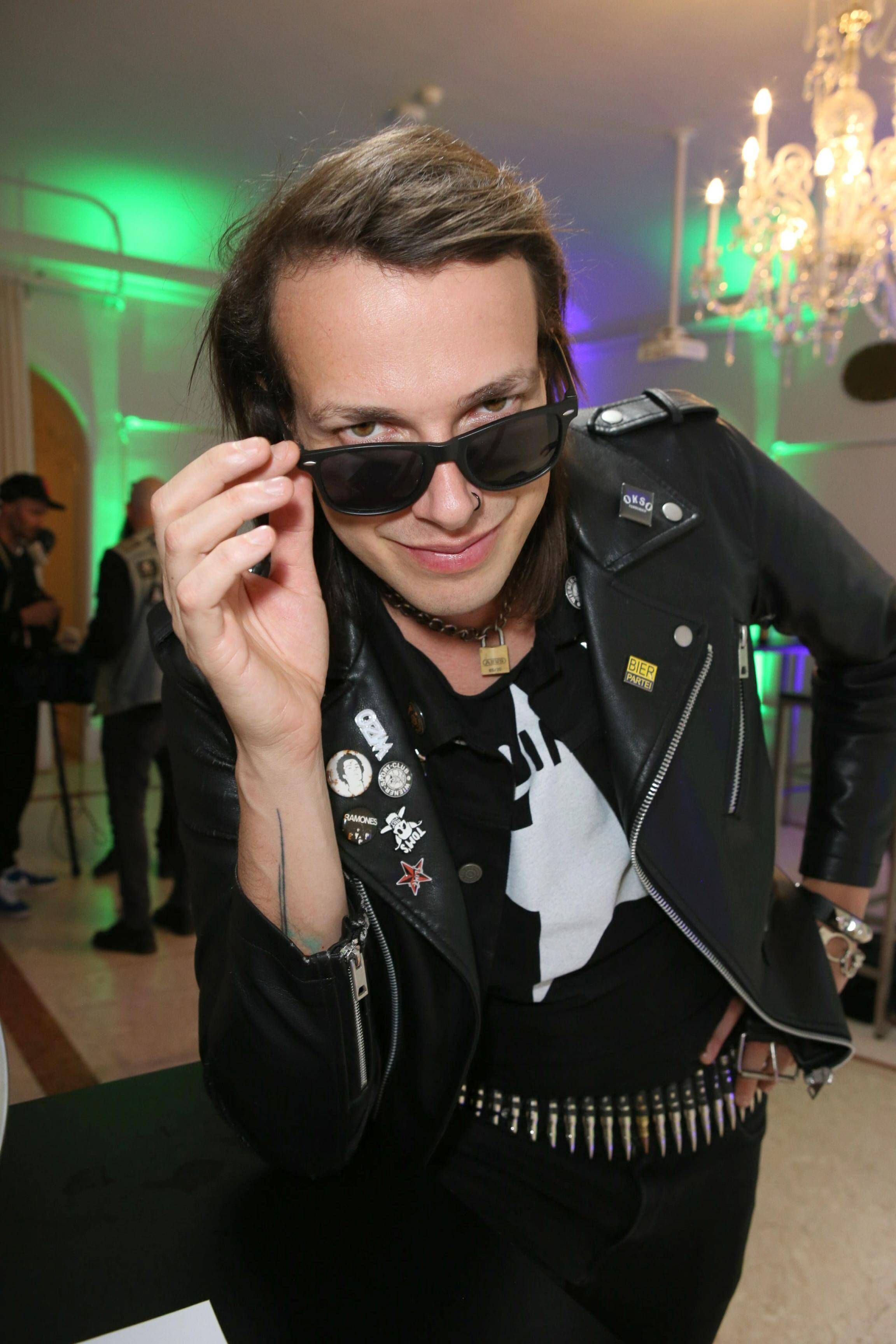 29.04.2022, Wiener Volkstheater, AMADEUS Austrian Music Awards 2022, Verleihung von IFPI Austria - Verband der Österreichischen Musikwirtschaft im Bild: Marco Pogo -TURBOBIER, -Portrait, AMADEUS Austrian Music Awards 2022 *** 29 04 2022, Vienna Volkstheater, AMADEUS Austrian Music Awards 2022, award ceremony by IFPI Austria Association of the Austrian Music Industry in the picture Marco Pogo TURBOBIER, portrait, AMADEUS Austrian Music Awards 2022. 