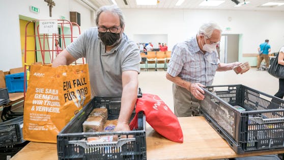 Für Wolfgang (60) und Rupert (94) reicht die Pension nicht einmal für das Nötigste. Beim Caritas-Projekt Le+O erhalten sie günstige Lebensmittel – doch diese werden zusehends weniger.