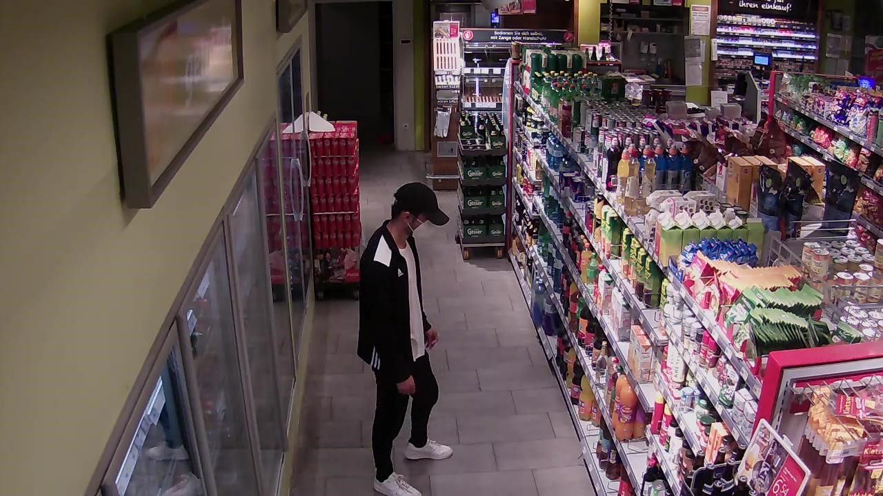 Wer kennt diesen Mann?