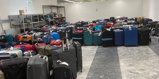 Hunderte Koffer stehen herrenlos im Lager.