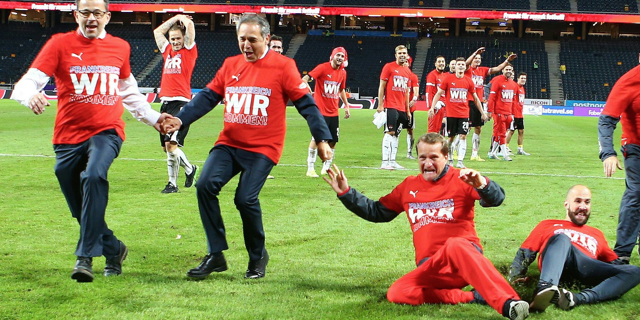 Euphorisiert: Koller, Janeschitz und das ÖFB-Team nach geschaffter EM-Quali