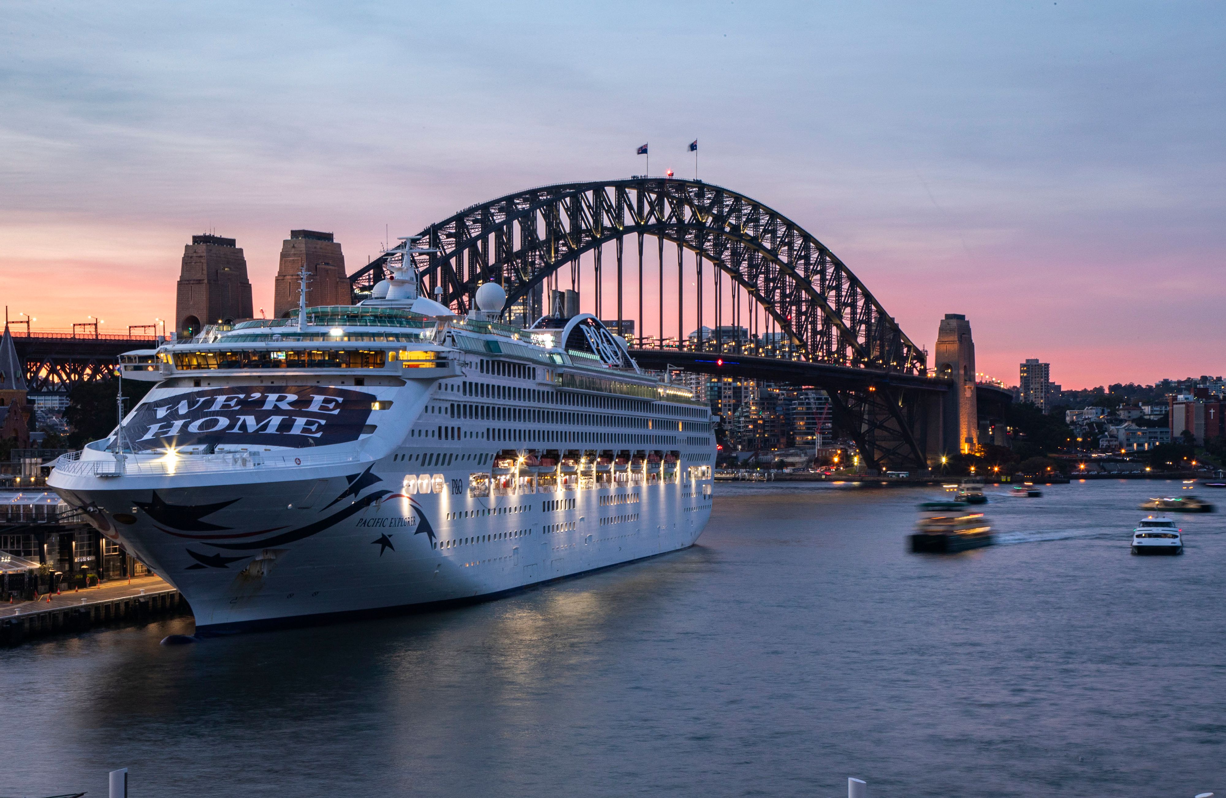 Das australische Kreuzfahrtschiff Pacific Explorer liegt nun im White Bay Cruise Ship Terminal in Sydney vor Anker (Archivbild).