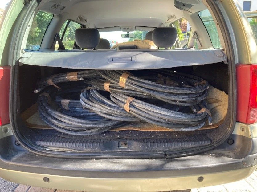 240 Kilo an Kupferkabeln: die "heiße Ware" hatte der mutmaßliche Dieb noch im Auto.