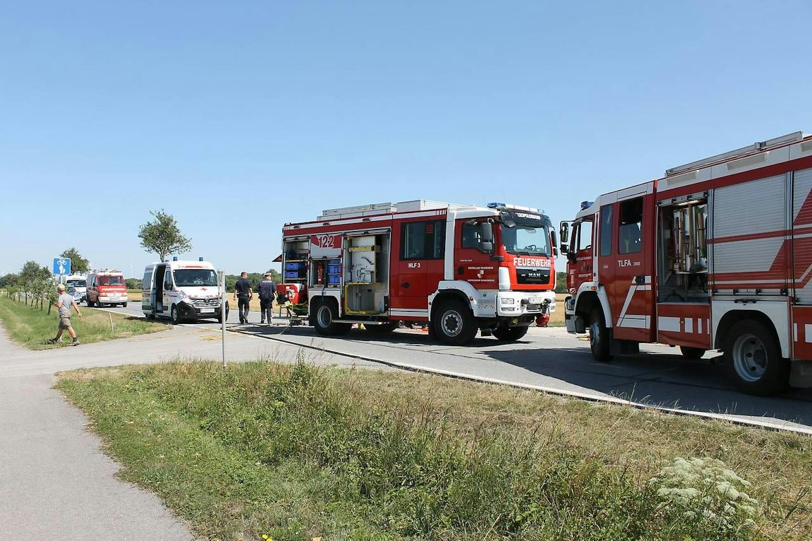 Die vier Pkw-Insassen wurden schwer verletzt. 