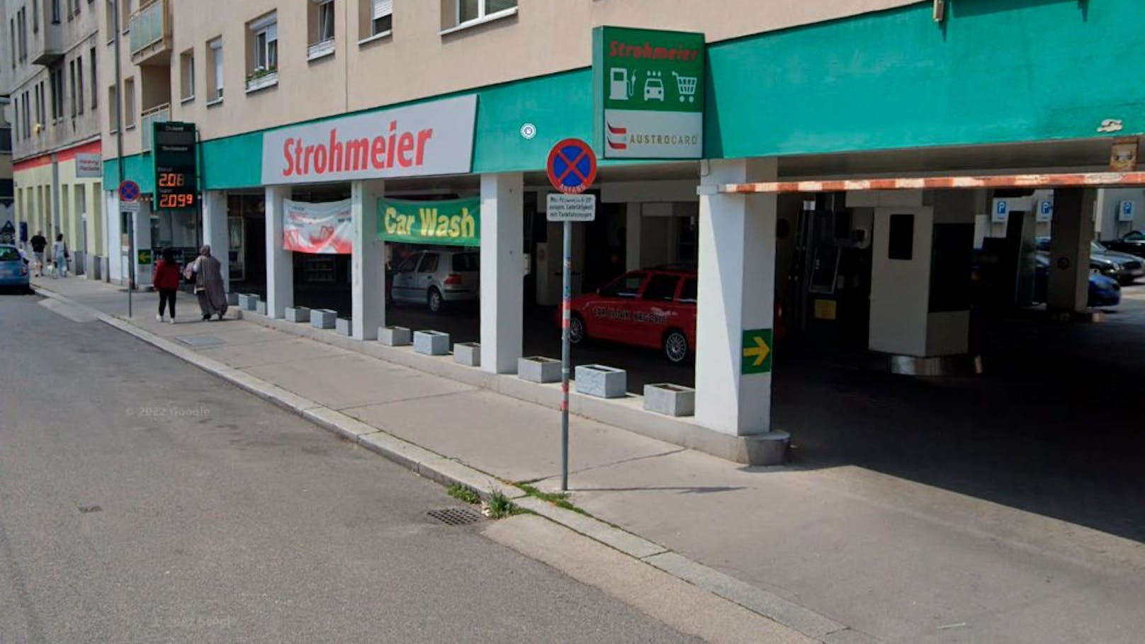 Außenansicht der Diskont-Tankstelle Strohmeier in Wien-Margareten. (Preistafel nicht aktuell)