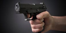 "Habe Waffe und werde sie benutzen"– Mann droht Polizei