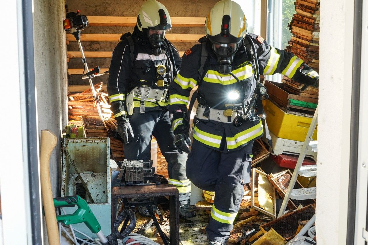 Fünf Wehren standen bei dem Brand im Einsatz.