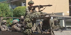 Bewaffneter Militär-Konvoi rollt durch steirische Stadt