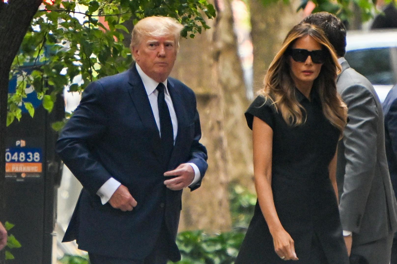 Donald Trump kommt zu Ivanas Beerdigung zu spät