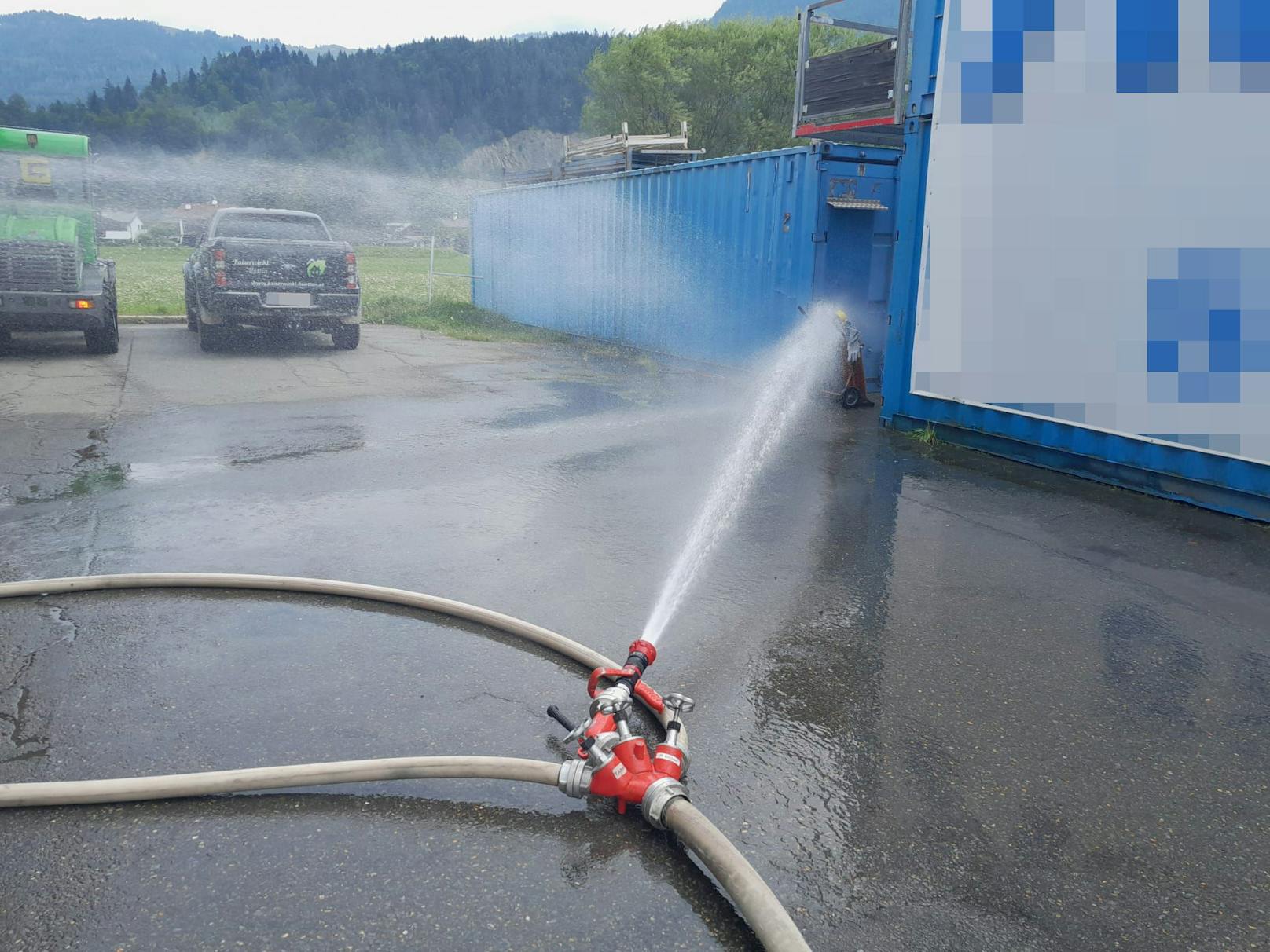 Wegen einer brennenden Gasflasche in Kirchdorf musste am Donnerstag sowohl die Polizei als auch die Feuerwehr ausrücken.