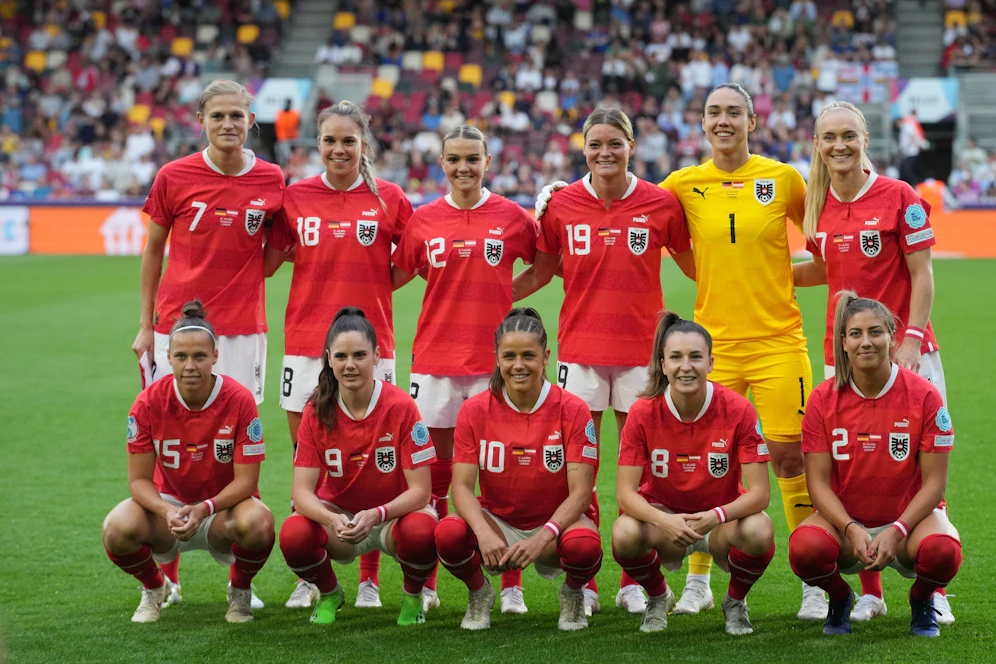 Österreichs Frauen-Team vor dem Viertelfinale gegen Deutschland. 