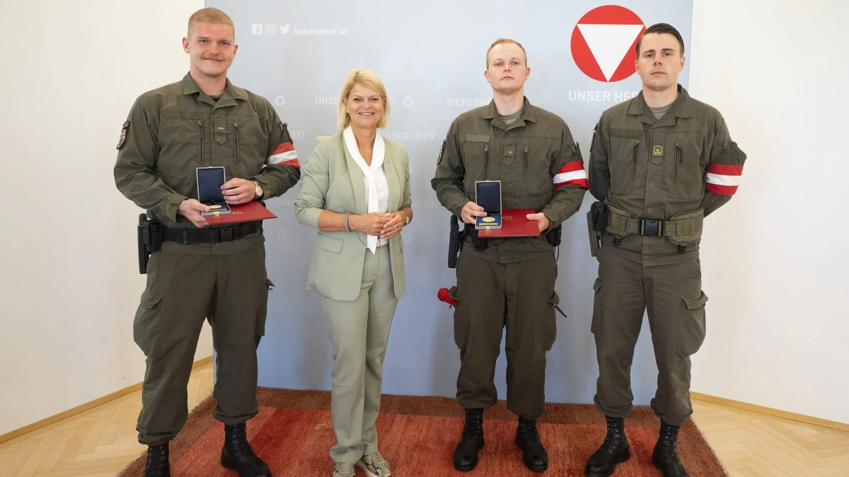 Ministerin Tanner zeichnete die Lebensretter aus. 