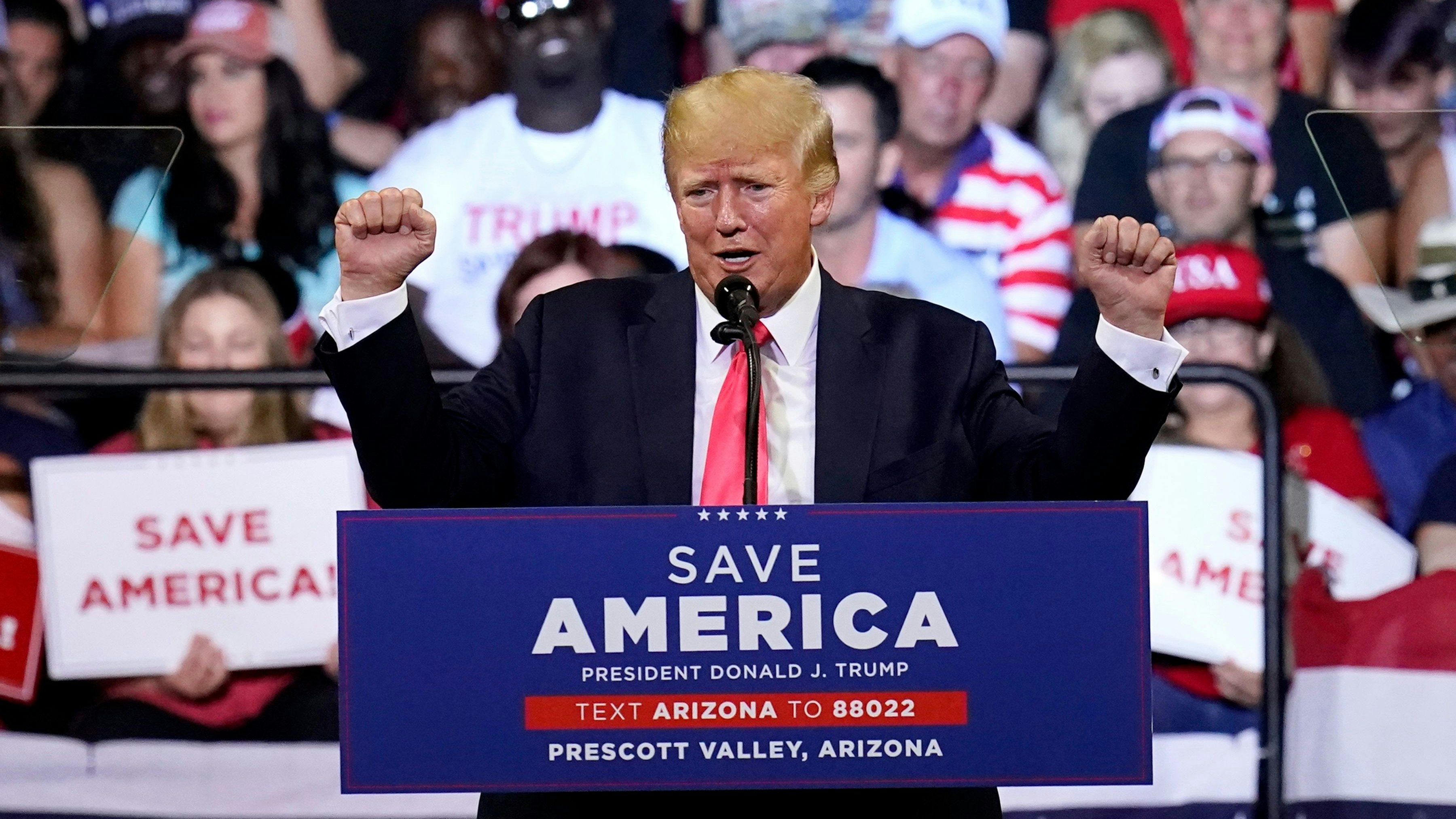 Download von www.picturedesk.com am 23.07.2022 (14:51).  Former President Donald Trump speaks at a Save America rally Friday, July 22, 2022, in Prescott, Ariz. (AP Photo/Ross D. Franklin) - 20220723_PD1692 - Rechteinfo: Rights Managed (RM)
