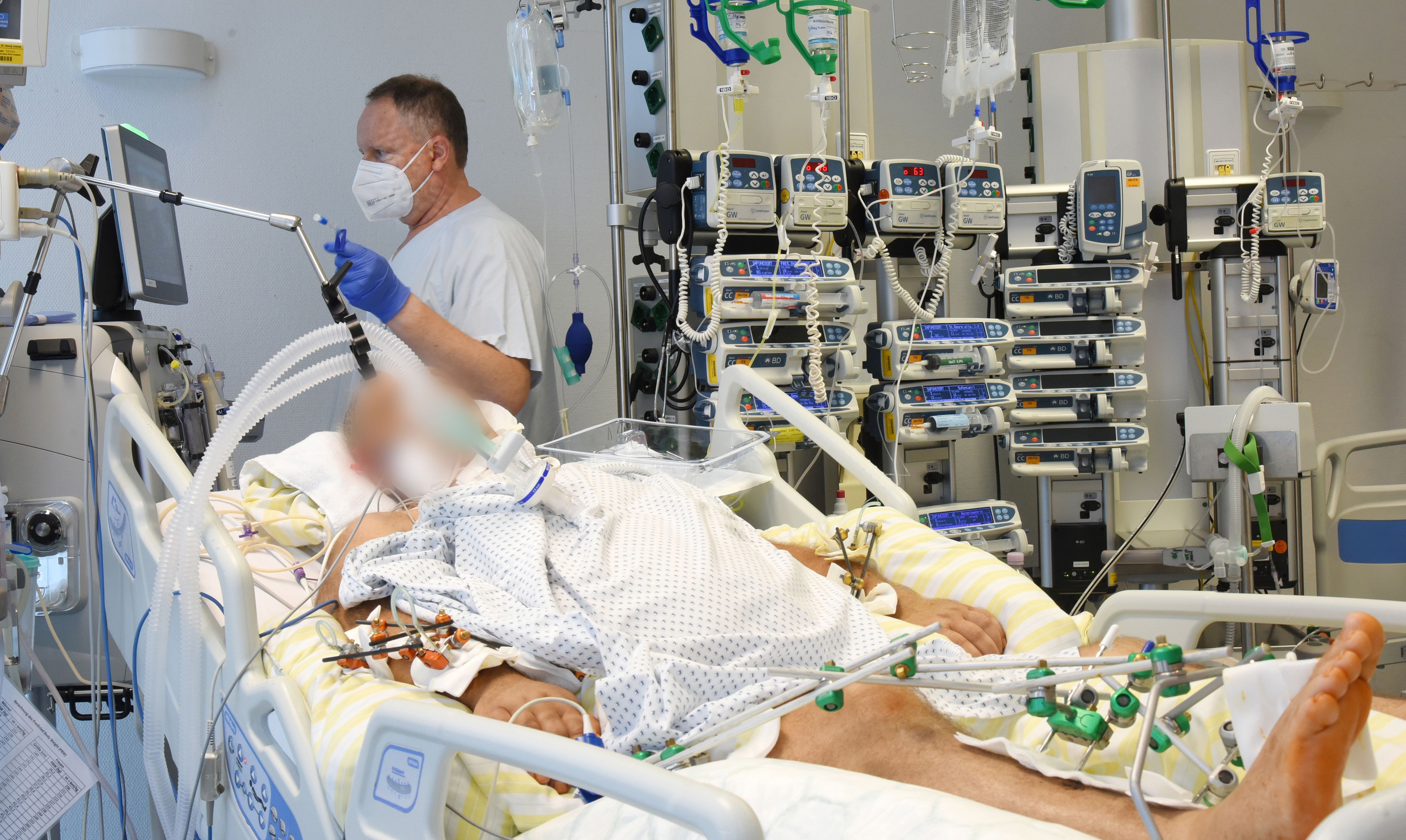 Auch die Zahl der Corona-Patienten in den Spitälern steigt im Schnitt jetzt wieder an.