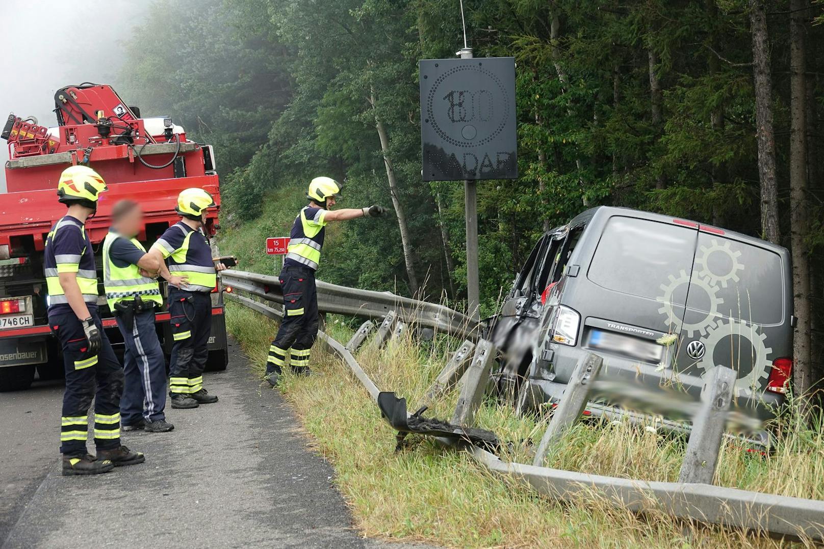 Schwerer Verkehrsunfall nach Sekundenschlaf