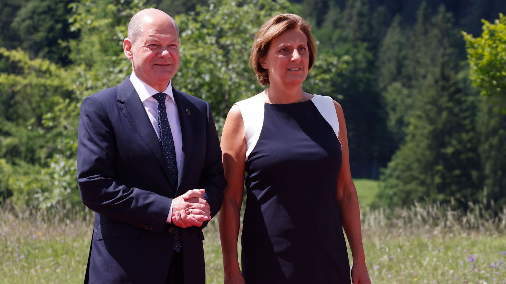 Deutscher Bundeskanzler Olaf Scholz und Ehefrau Britta Ernst.