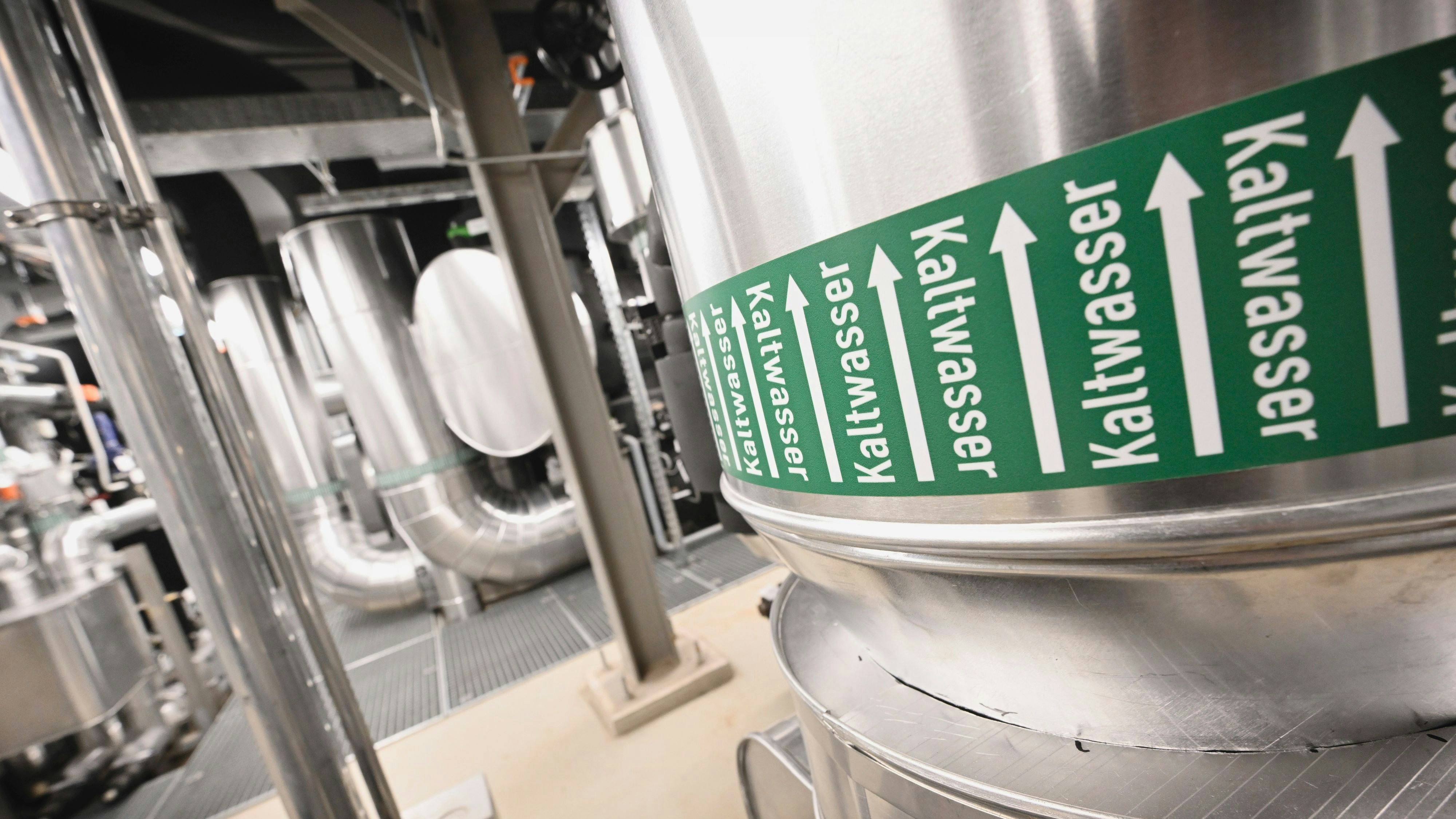 Im Kellergeschoß der alten Post befindet sich die fertiggestellte Fernkälte-Anlage der Wienenergie