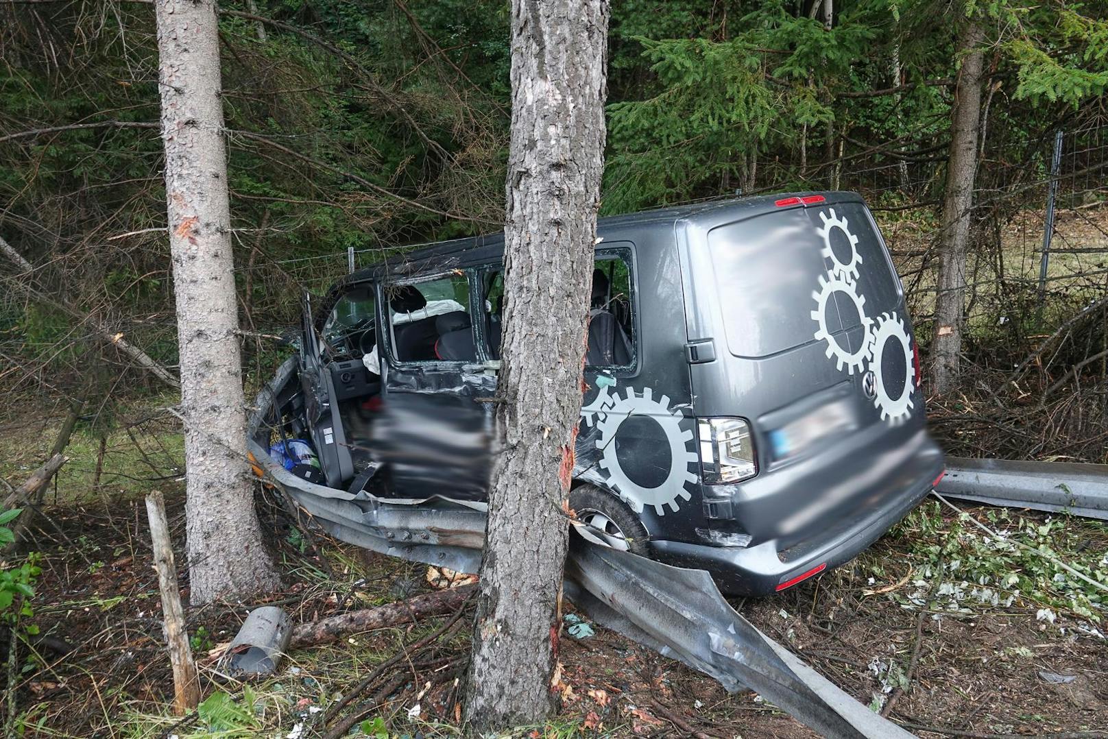 Schwerer Verkehrsunfall nach Sekundenschlaf