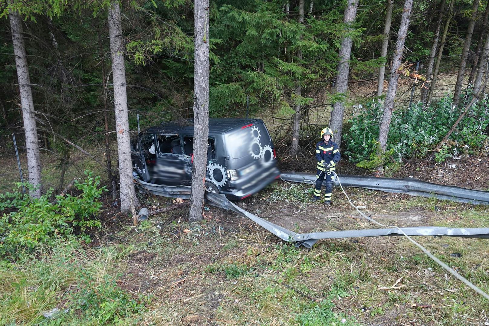 Schwerer Verkehrsunfall nach Sekundenschlaf