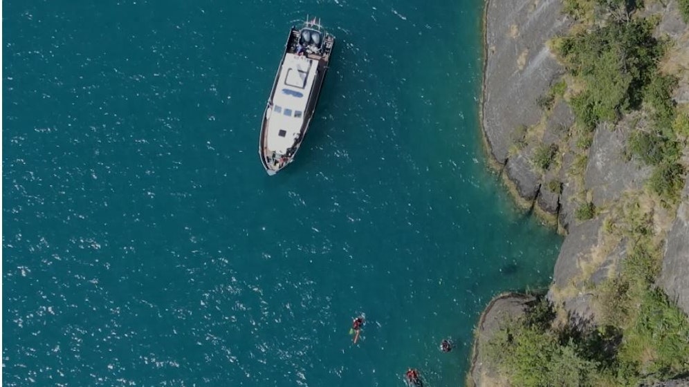 Die Polizei durchkämmt auf Hochtouren den See. 