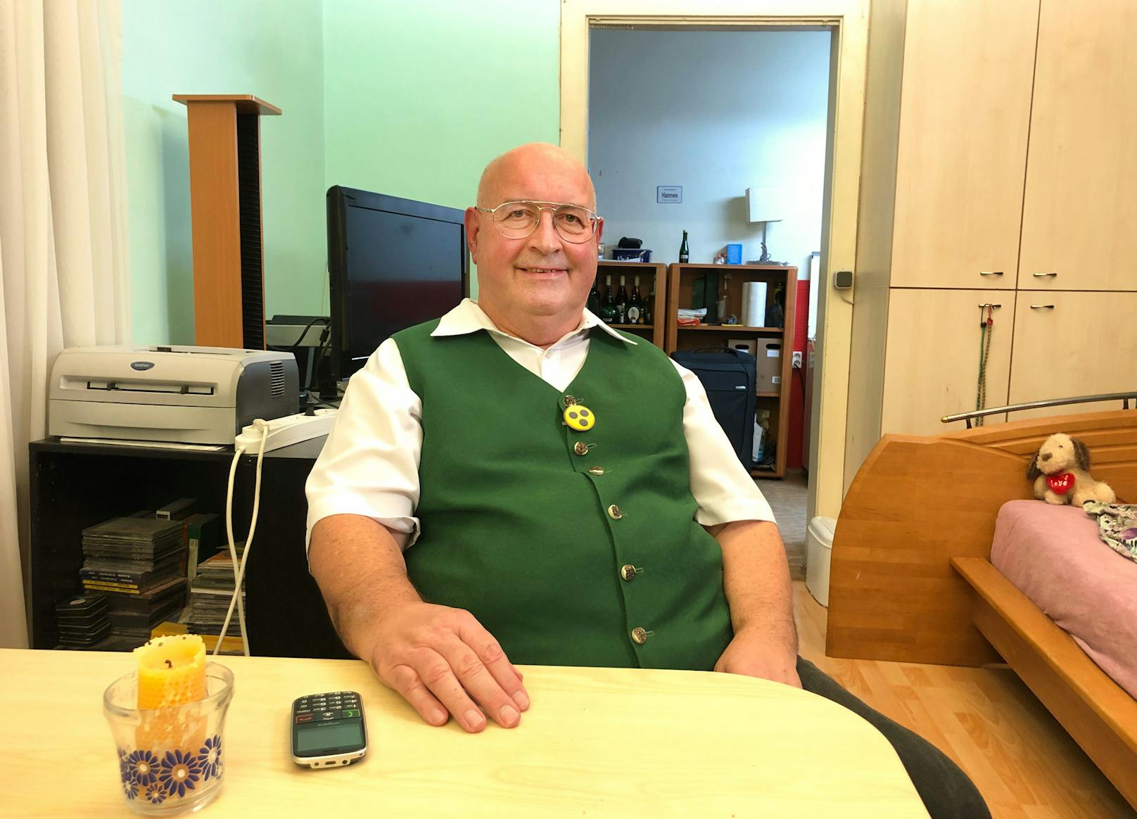 Hannes, 64-jähriger Handelsvertreter im Ruhestand aus Wien sucht heute sein Spatzl im TV.