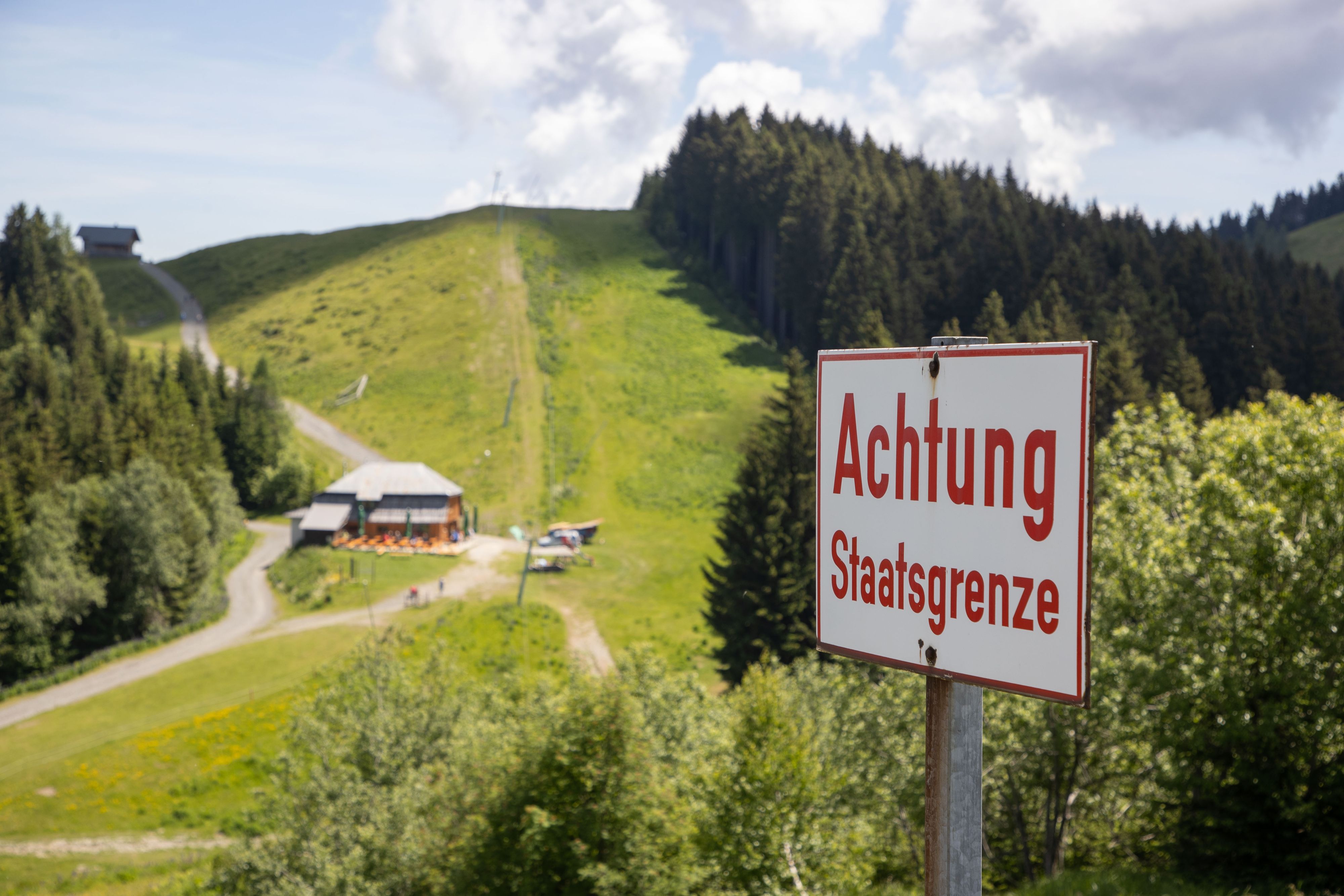 Flüchtlinge aus Krisenregionen strömen nach Österreich.