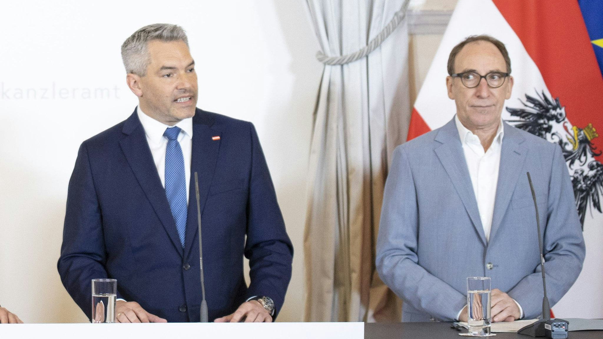 v.l.n.r.: Finanzminister Brunner, Vizekanzler Kogler, Bundeskanzler Nehammer sowie Gesundheitsminister Rauch. Archivbild