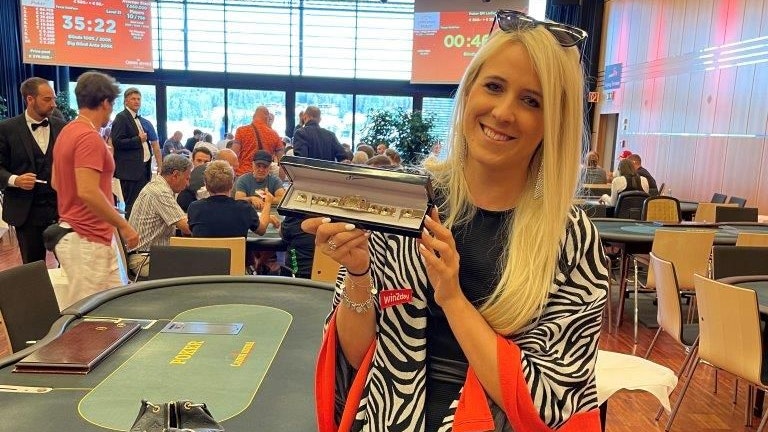 Die frisch gebackene Poker-Weltmeisterin Jessica Teusl