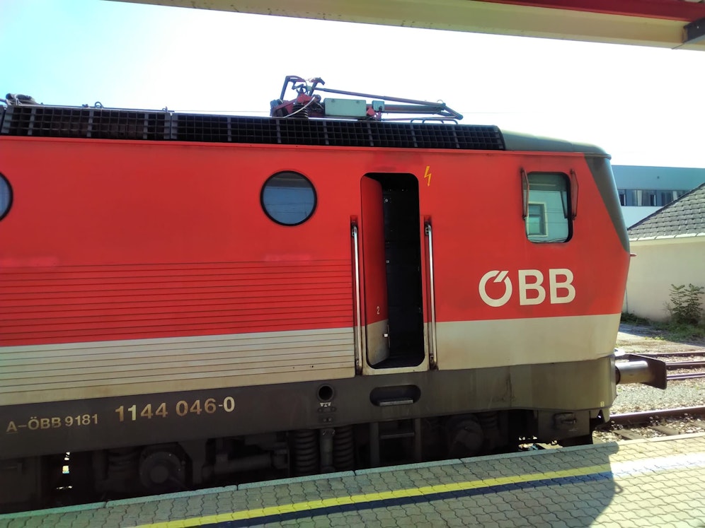 Probleme mit Zug in NÖ: Diese Lok blieb im Bahnhof.