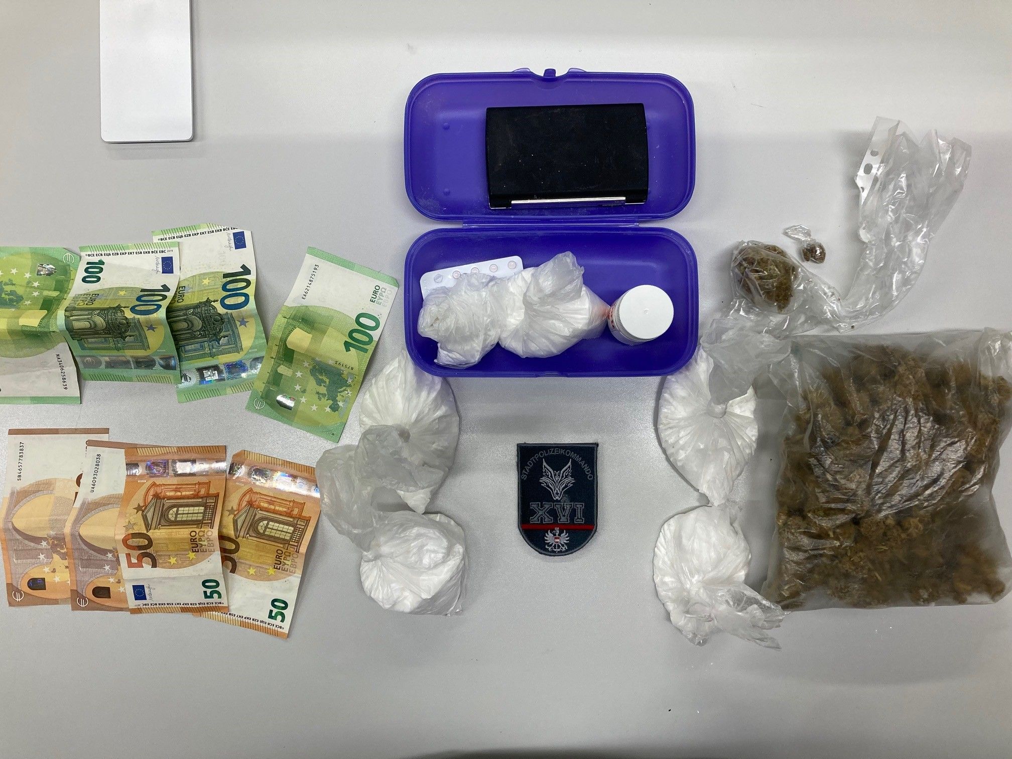 Bei einer Routine-Verkehrskontrolle ging der Ottakringer Polizei ein 54-Jähriger mit Drogen ins Netz.