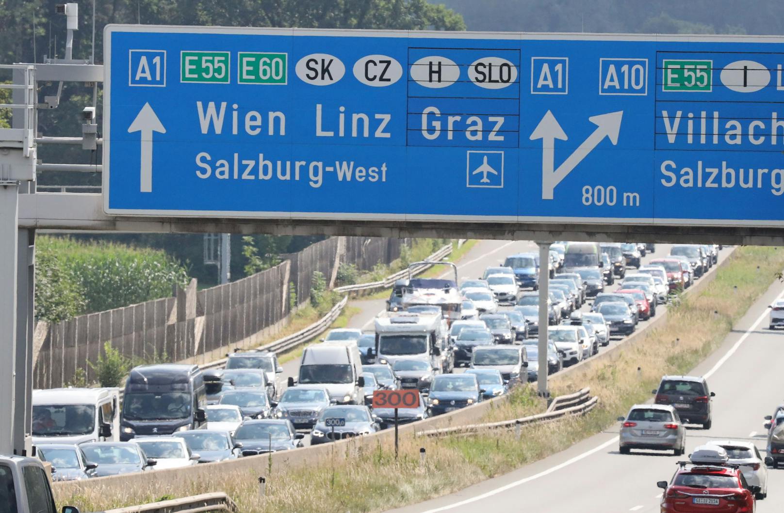 Auf den beliebten Reiserouten durch Österreich droht am Wochenende Mega-Stau.