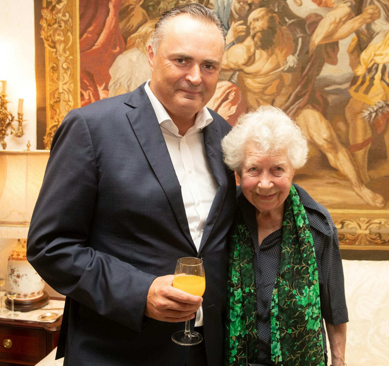 Mit Burgenlands Landeshauptmann Hans Peter Doskozil beim Empfang von Birgit Sarata für Bürgermeister Michael Ludwig (2018)