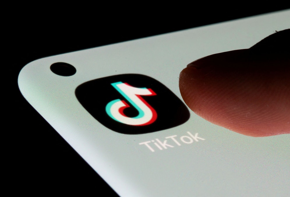 Auf Tiktok gibts zahlreiche Investment-Tipps. Doch viele versprechen nur das Blaue vom Himmel und das Geld ist futsch.