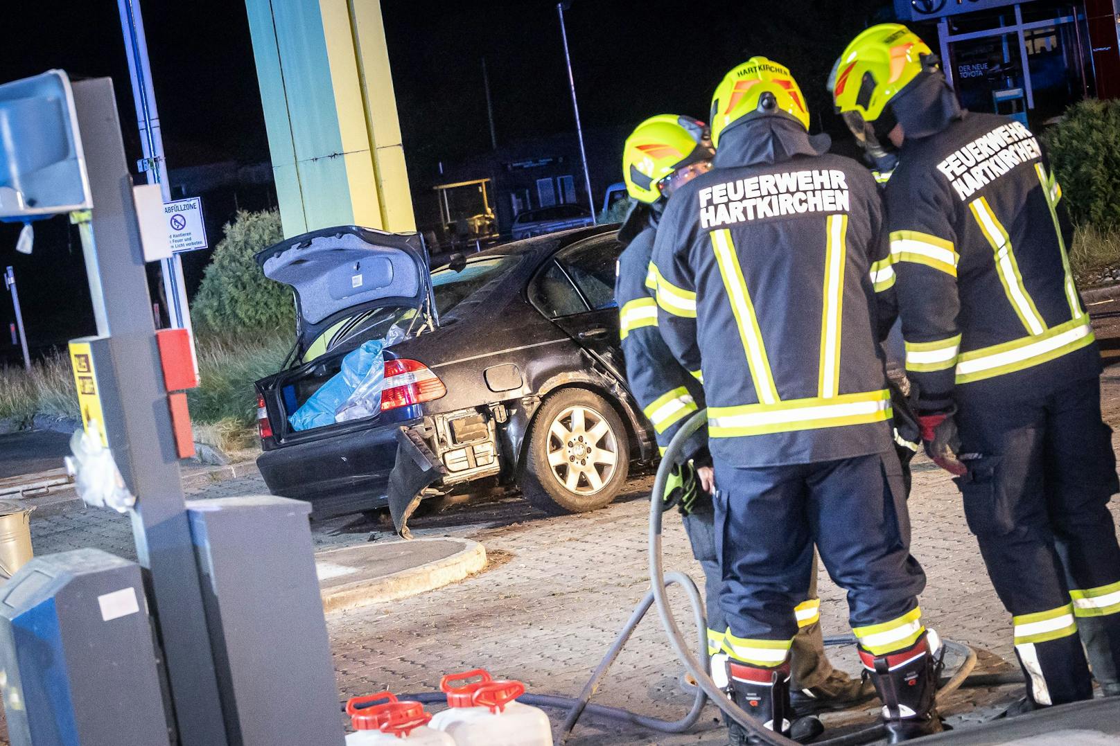 Feuerwehren waren vor Ort und räumten auf.