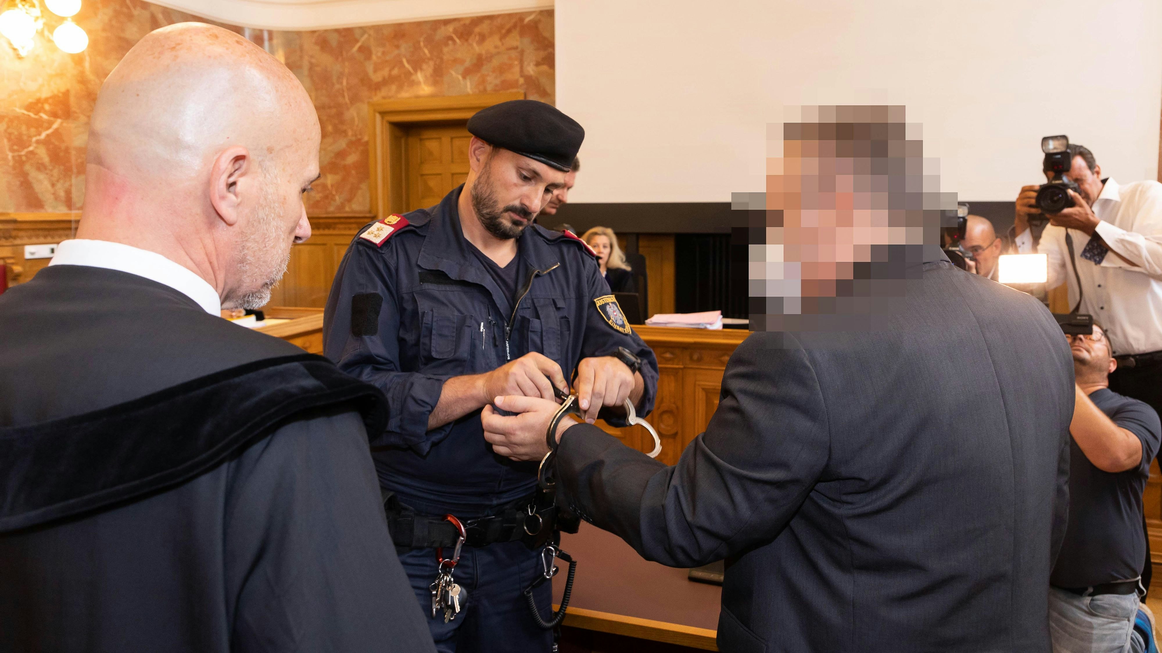 Der Angeklagte gestand vor Gericht.