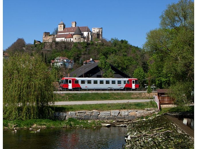 Die Kamptalbahn im malerischen Ambiente.