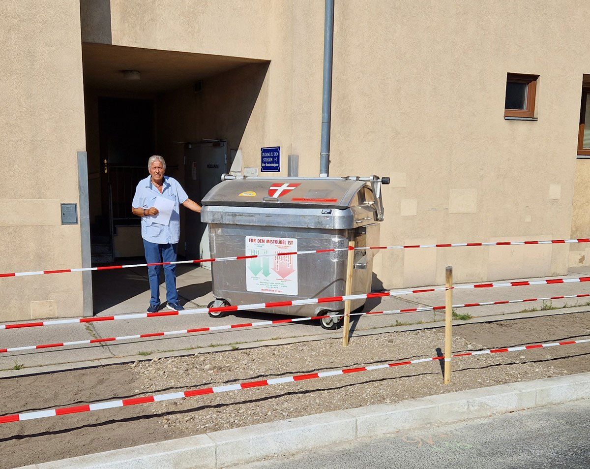 Müllcontainer kann nicht auf die Straße gebracht werden.