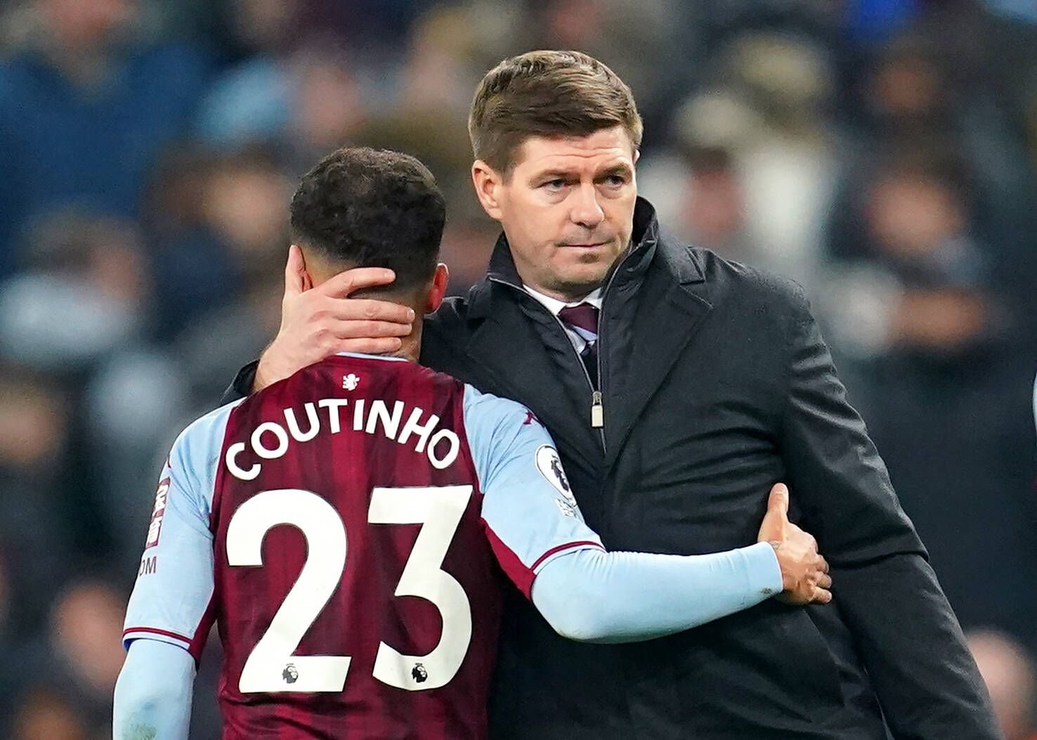 Aston-Villa-Coach Steven Gerrard hat sich die eine oder andere brutale Strafe überlegt. 