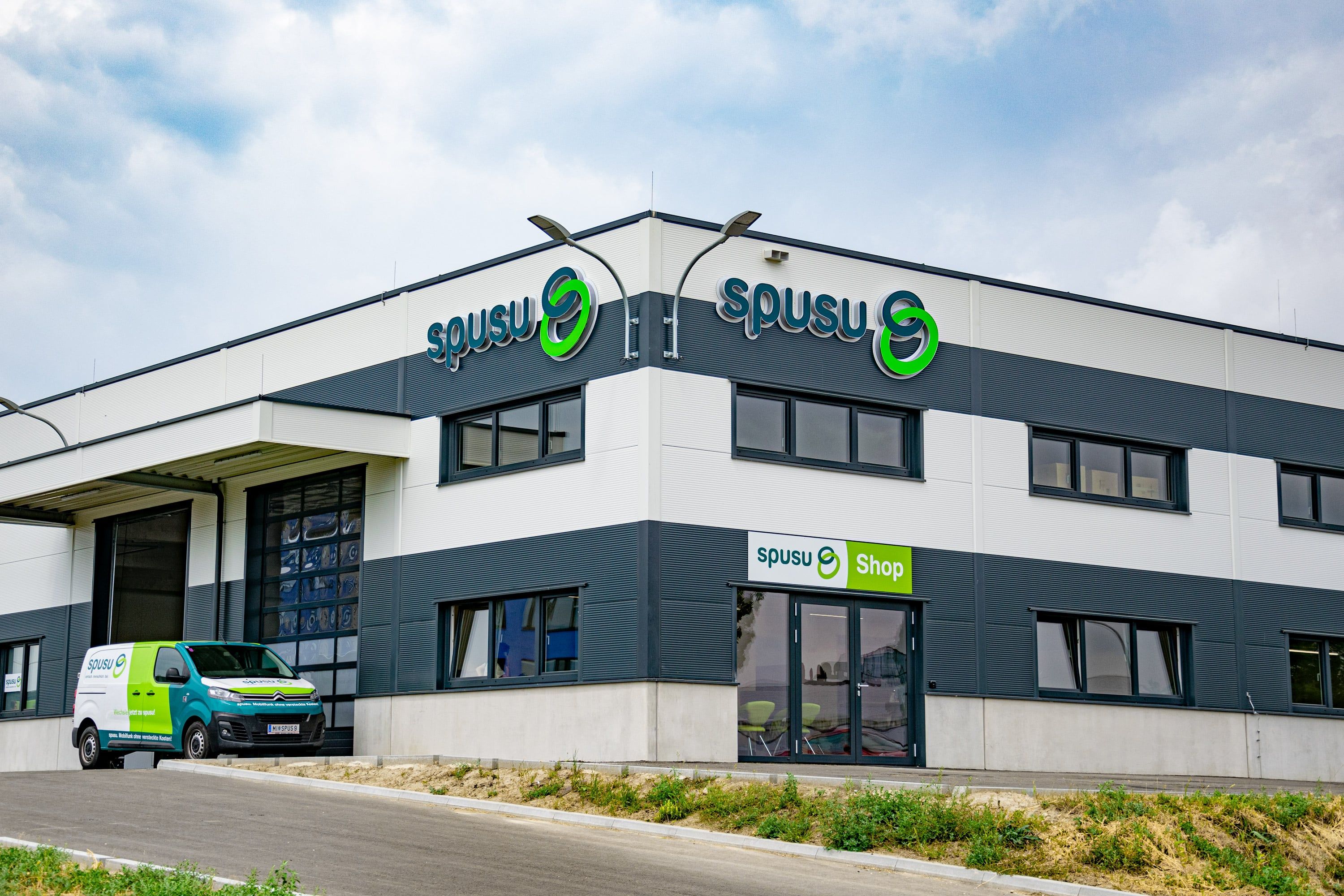 Feierliche Eröffnung: spusu startet neuen E-Bike  Shop in Wolkersdorf.